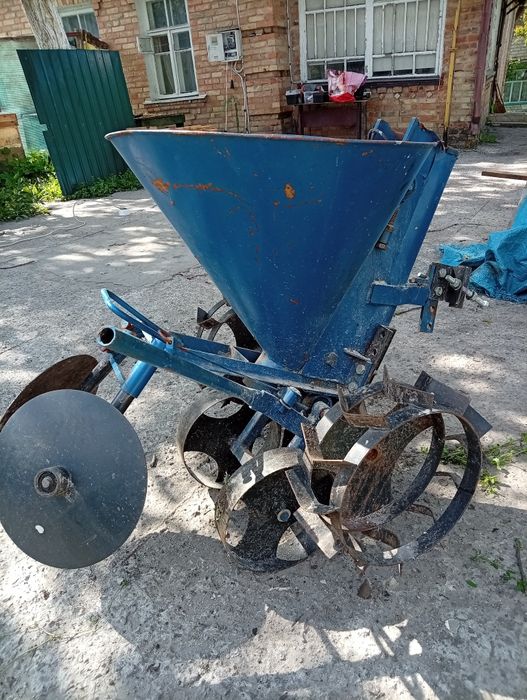 Картоплесаджалка