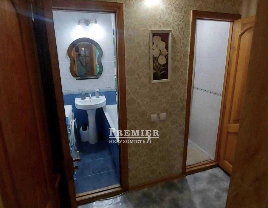 Продам 3-кімнатну квартиру на Семена Палія