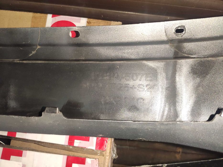 Оригинал капота Носик верх накладка решетки  капота MAZDA CX5 2017-24