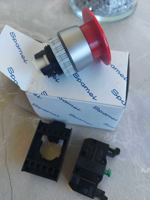 Komplet Przycisk grzybkowy 1Z 22mm czerwony ST22‑DC‑10