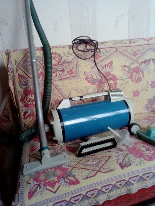 Продам Пылесос Ракета 7.