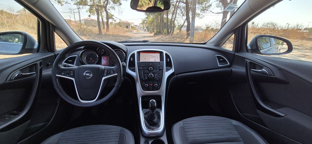 Opel Astra Sports Tourer 1.6CDTi NACIONAL de 2015