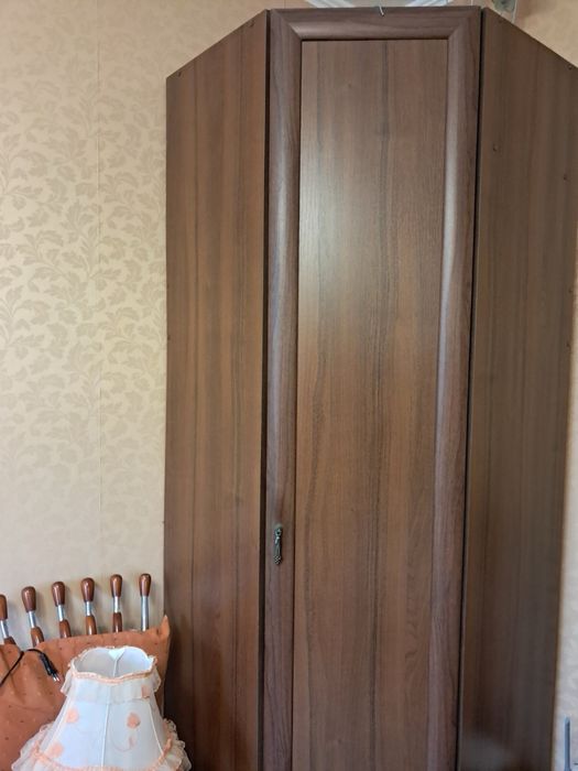 Кутова  шафа  для  спальні