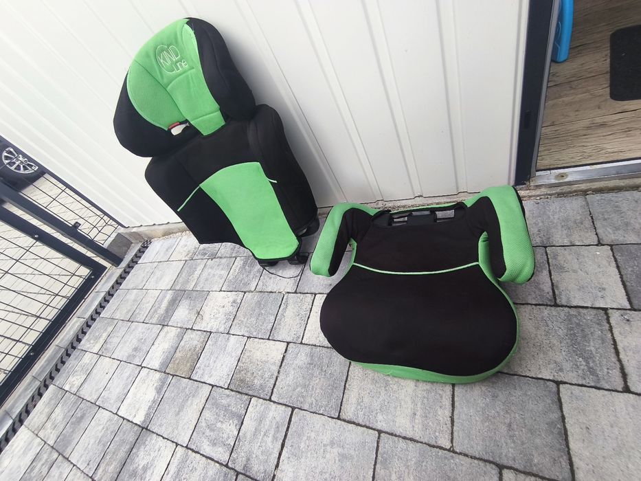 Sprzedam fotelik samochodowy + trzy zabawki