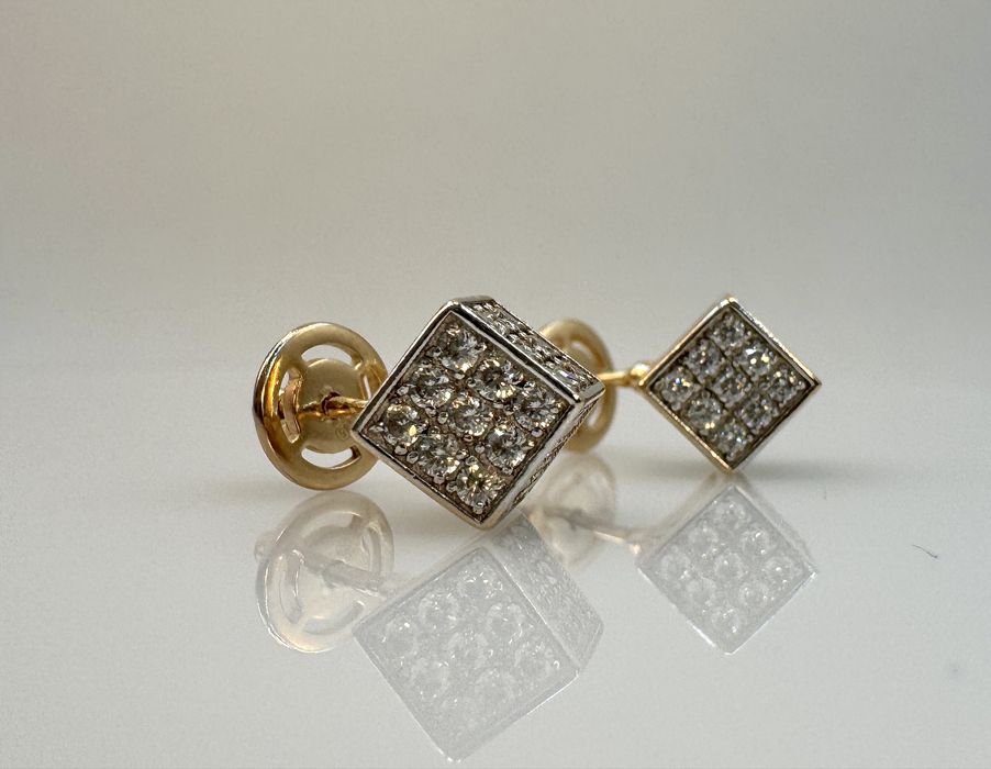 Золотые серьги Кубики 585