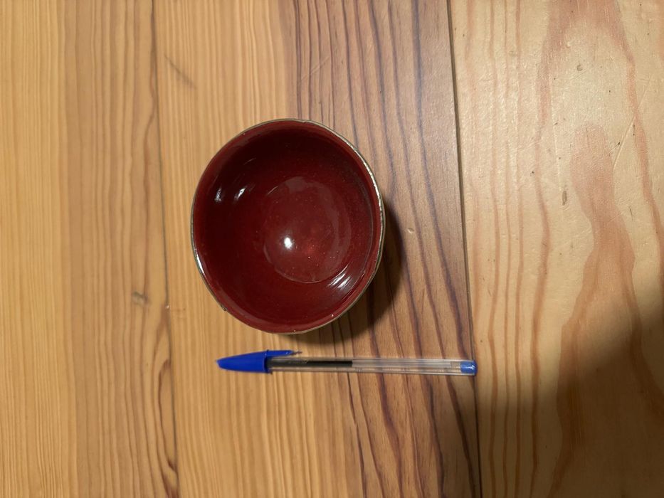 Taça pequena bordô da China decorativa