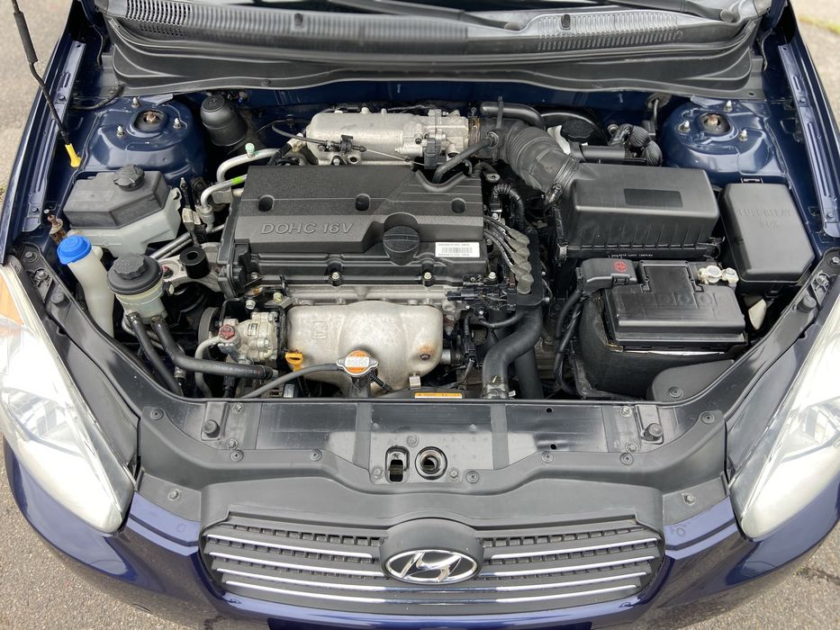 Продам HYUNDAI 97 т ПРОБЕГ состояние идеальное