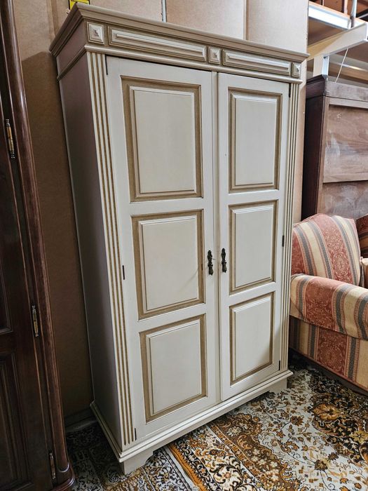 Roupeiro de duas portas em madeira, pintado - Bom estad