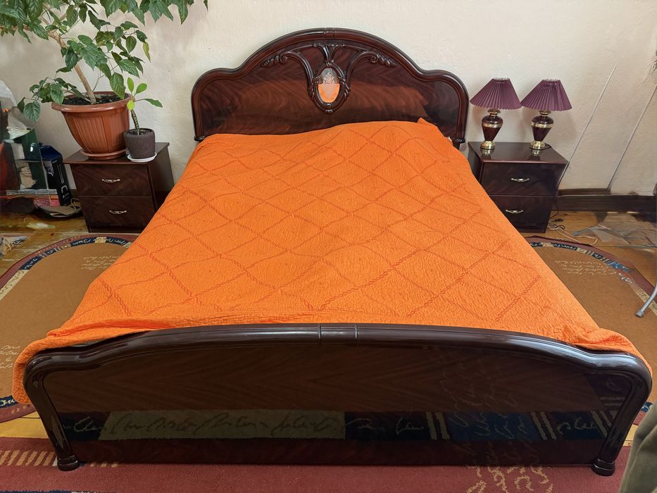 Ліжко двохспальне з тумбочками