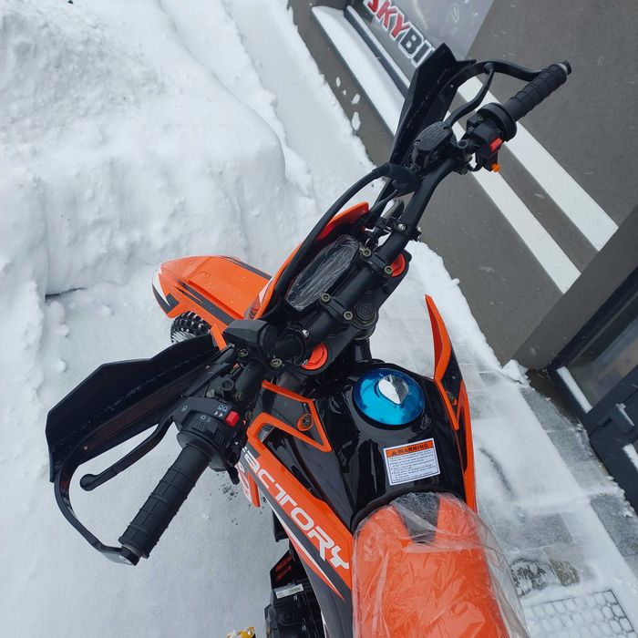 Мотоцикл EXDRIVE ProFactory 250 21/18, 24 к.с. Loncin 171FMM