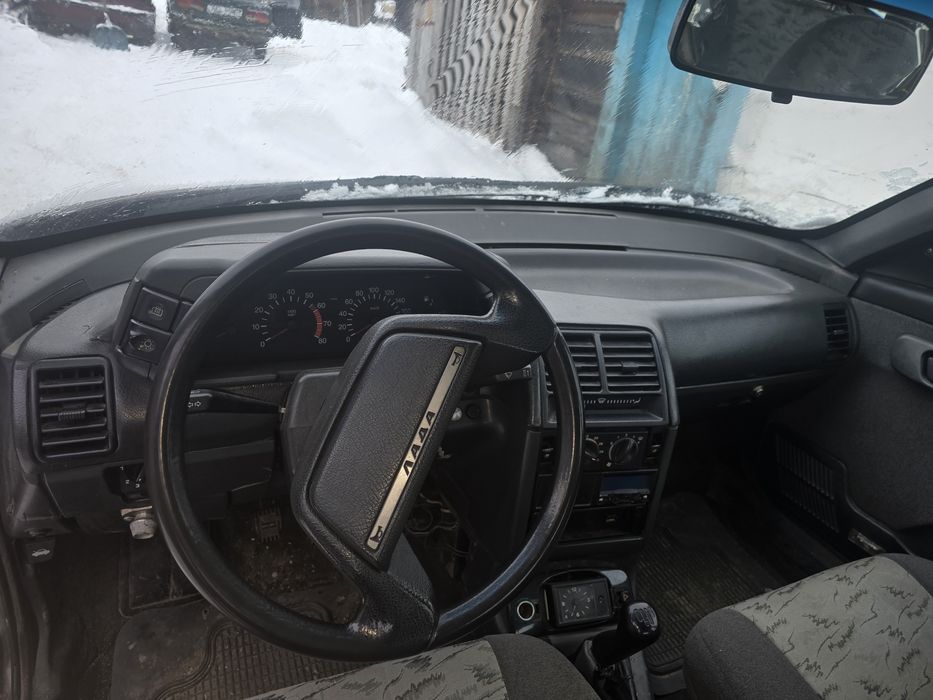 В продажі ваз 2110