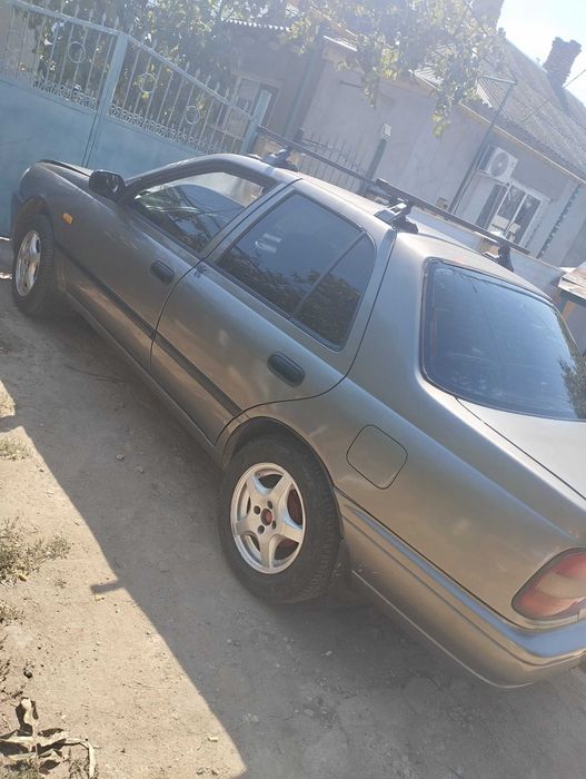 Машина Nissan Sunny