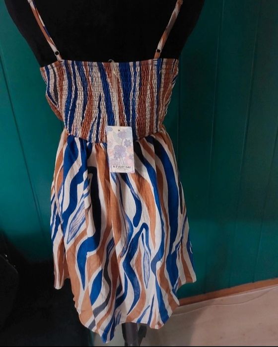 Sukieneczka nowa, nowa sukienka na imprezę, na codzień  hit r.S,M,L