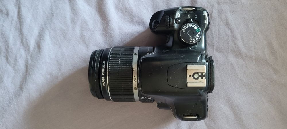 Камера,Canon EOS 450D с объективом EF-S 18-55mm IS.