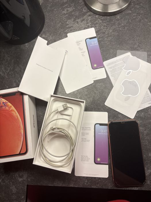Iphone XR w bardzo dobrym stanie
