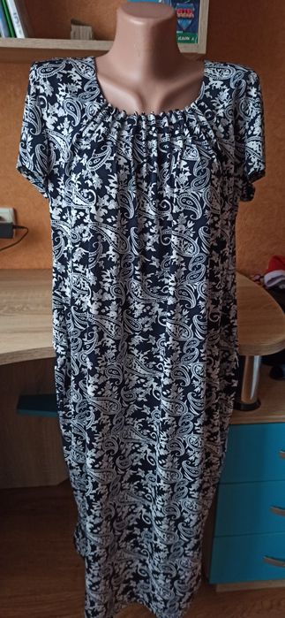 Продам нарядные платья.