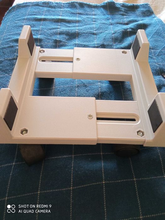Base com Rodas para Computador