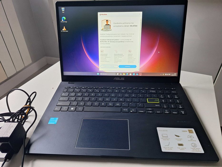 Laptop Asus VivoBook E510 128gb SSD 4Gb RAM podś klawiatu. komplet matryca FHD