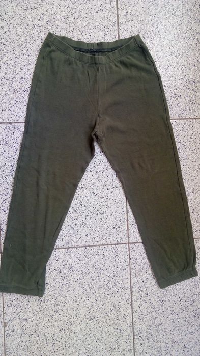 Várias peças de roupa menina