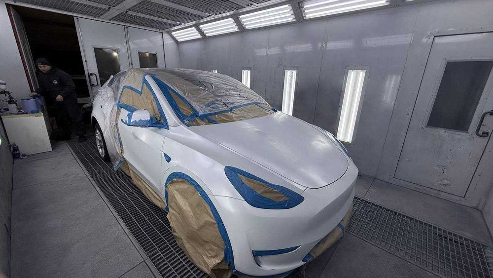 Локальна покраска авто Ремонт бампера, порогів і дверей рихтування