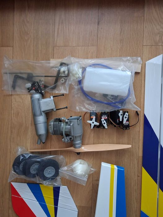 Model samolotu RC spalinowy rozpiętość 180cm dolnopłat