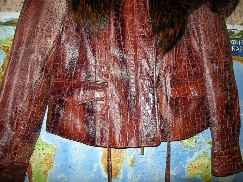 Продам кожаную куртку, размер 48