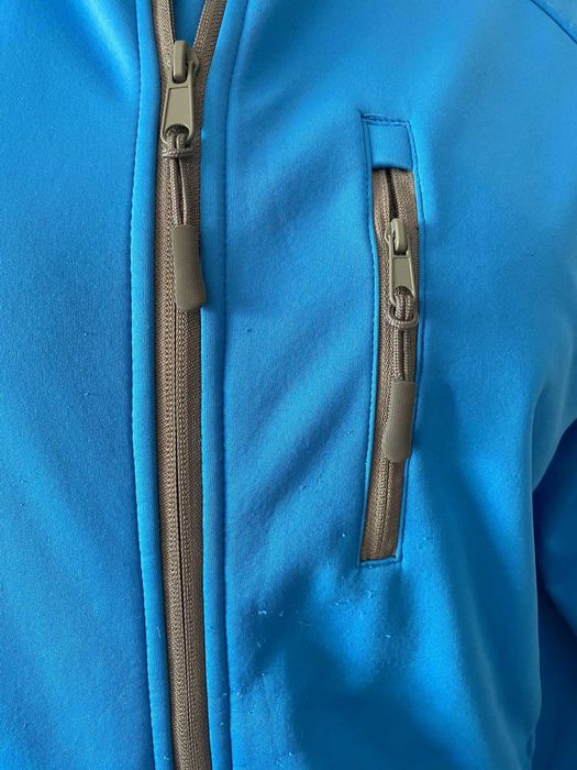 Bluza softshell kurtka sportowa trekkingowa niebieska polar M