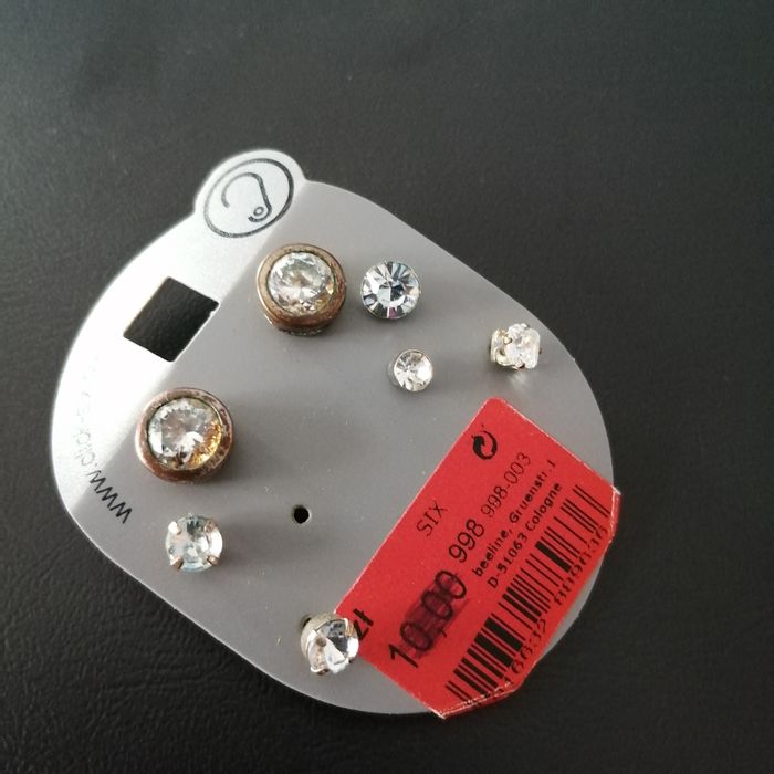 Kolczyki nie kompletnie