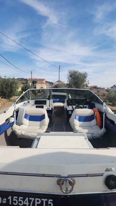 Barco Bayliner classic 3.0 Mercruiser  com atrelado
