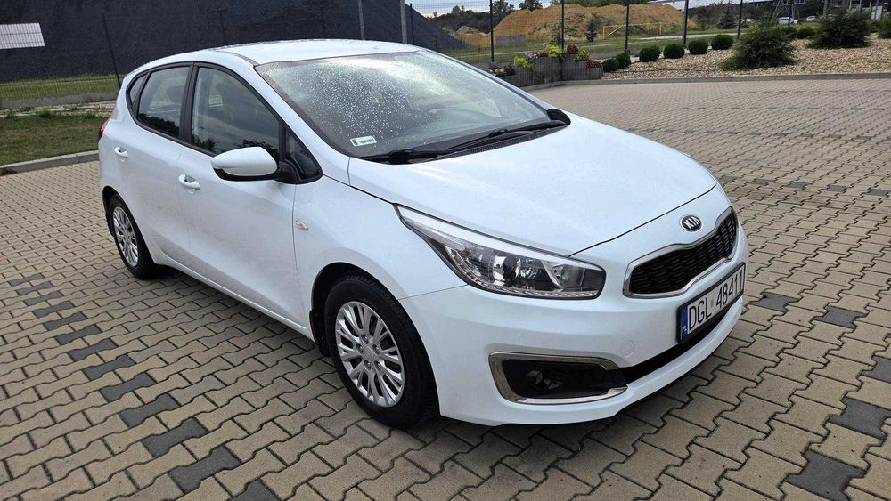 Samochód osobowy KIA Cee'd 1.4 MR`16 E6, hatchback, 5-drzwiowy. benzyna, bezwypadkowy,