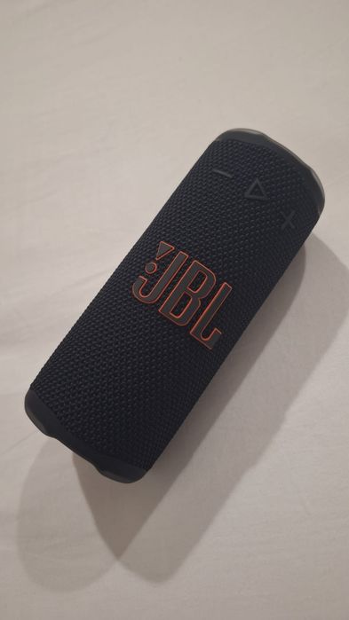 Coluna Bluetooth JBL Grip (Como Nova) – À Prova de Água e Impactos