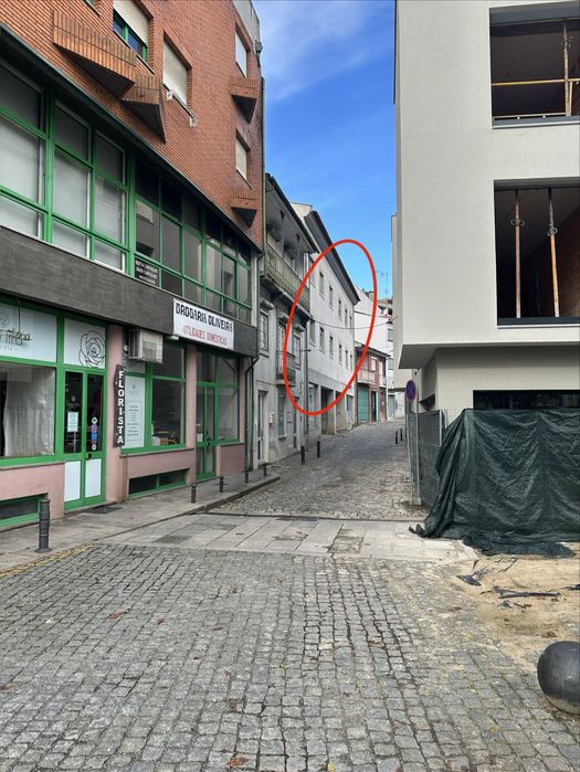 Arrenda-se T3 com Garagem / 150m2 em pleno centro de Bragança