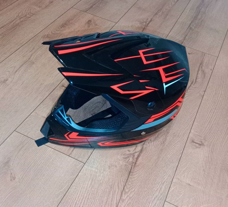 Kask do Crossa / hulajnogi – czerwony, NIEUŻYWANY!