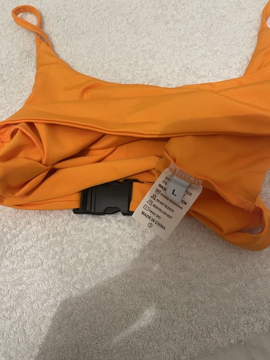 Szpilki z ćwiekami jak Laboutiny