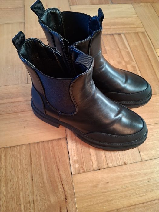 Botas pretas pouco uso