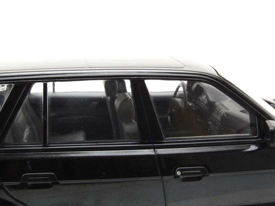 Модель MCG road cars BMW 5series Series E34 Touring black-metallic/green-metallic/silver 1:18 Машинка Металл БМВ Бєха