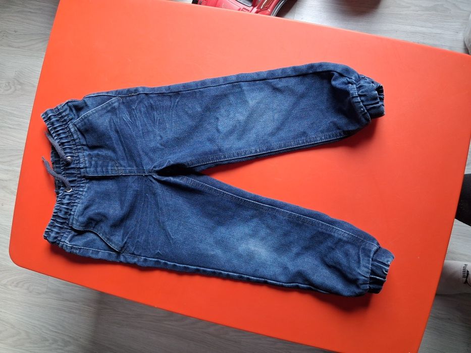 Spodnie jeansowe joggery 104