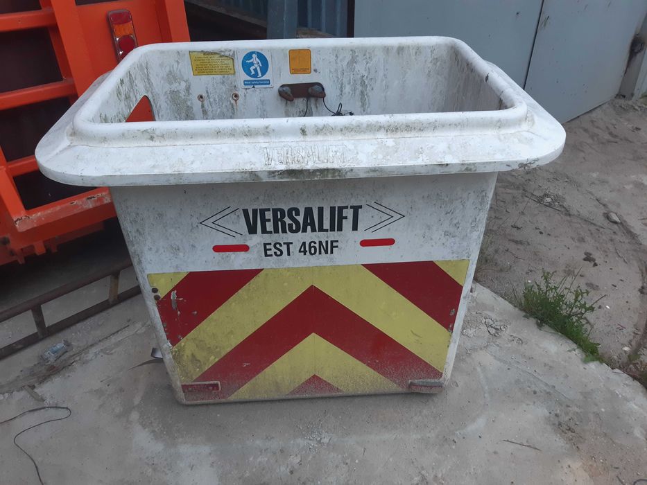 Podnośnik koszowy VERSALIFT EST 46NF