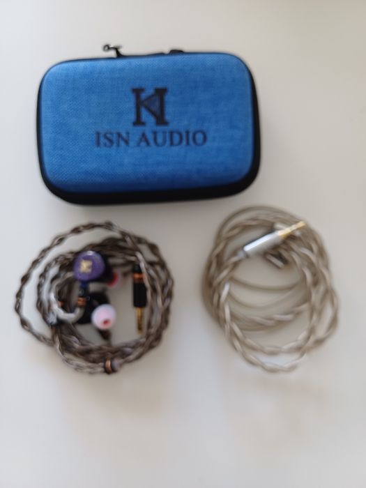 Vendo auriculares ISN Audio H20 em estado impecável. Cabo balanceado destacável  4.4mm + estojo