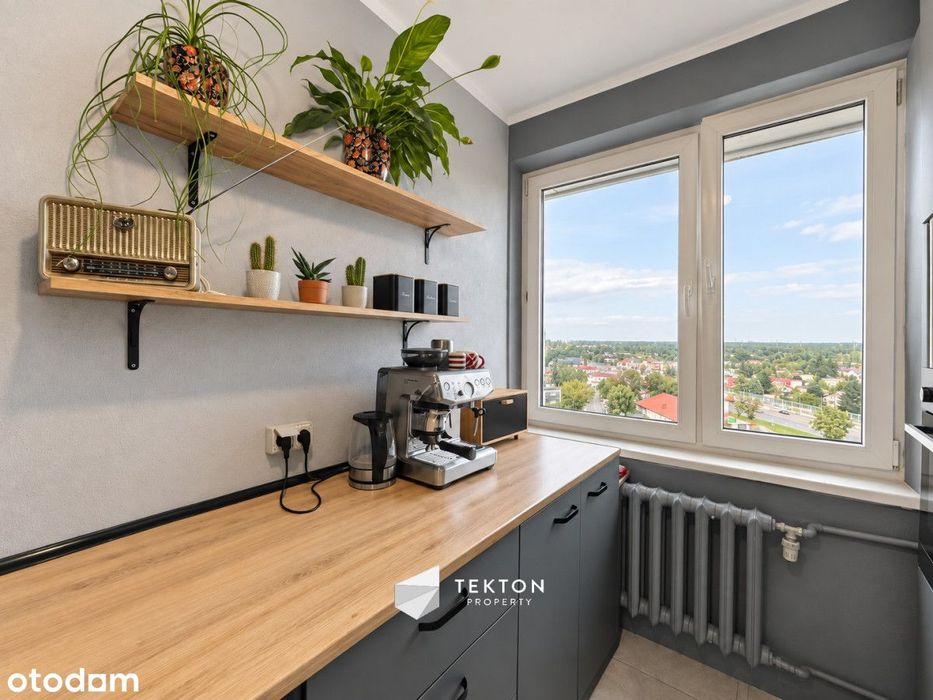 42,3 m² | 10. piętro | Widok na Warszawę