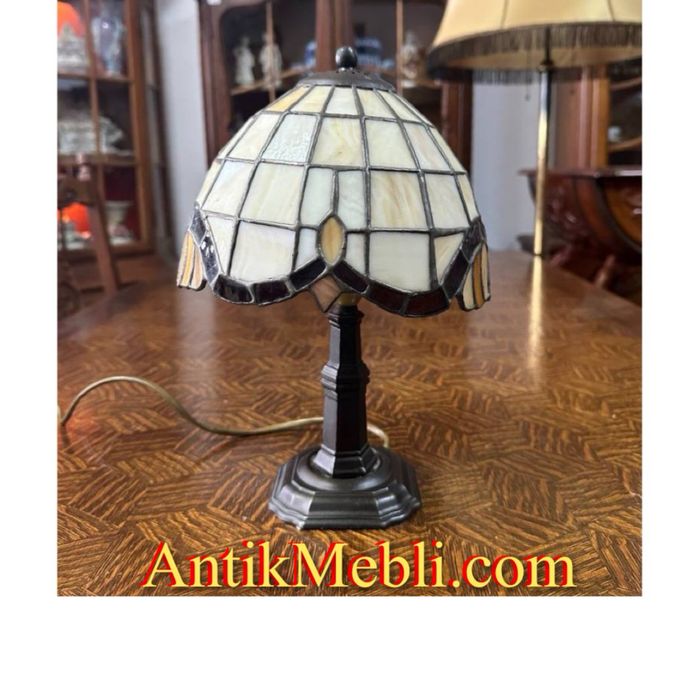 Настільна лампа в стилі Тіффані світильник вітраж 7616