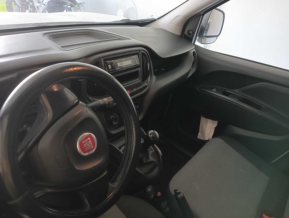 Carrinha Fiat doblo