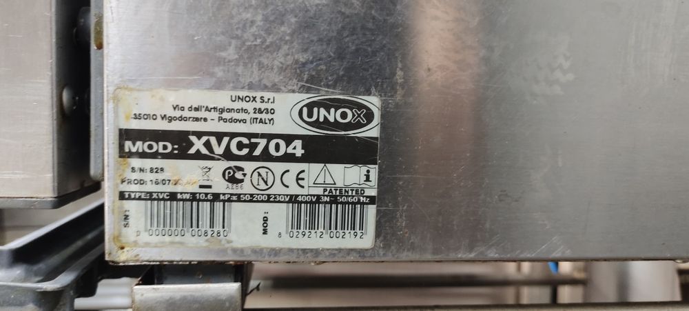 Продам профессиональный пароконвектомат UNOX XVC 704.