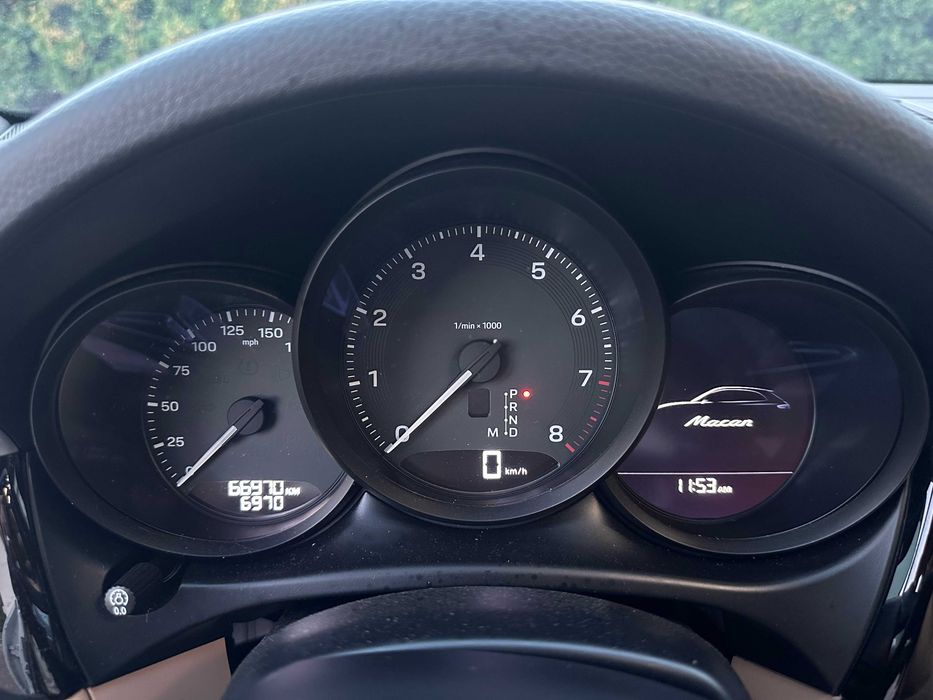 Porsche Macan 2022 rok