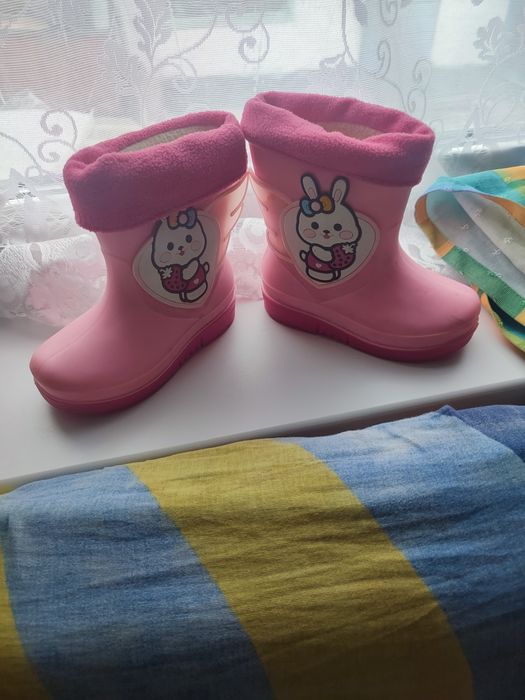 Продам чобітки 25р
