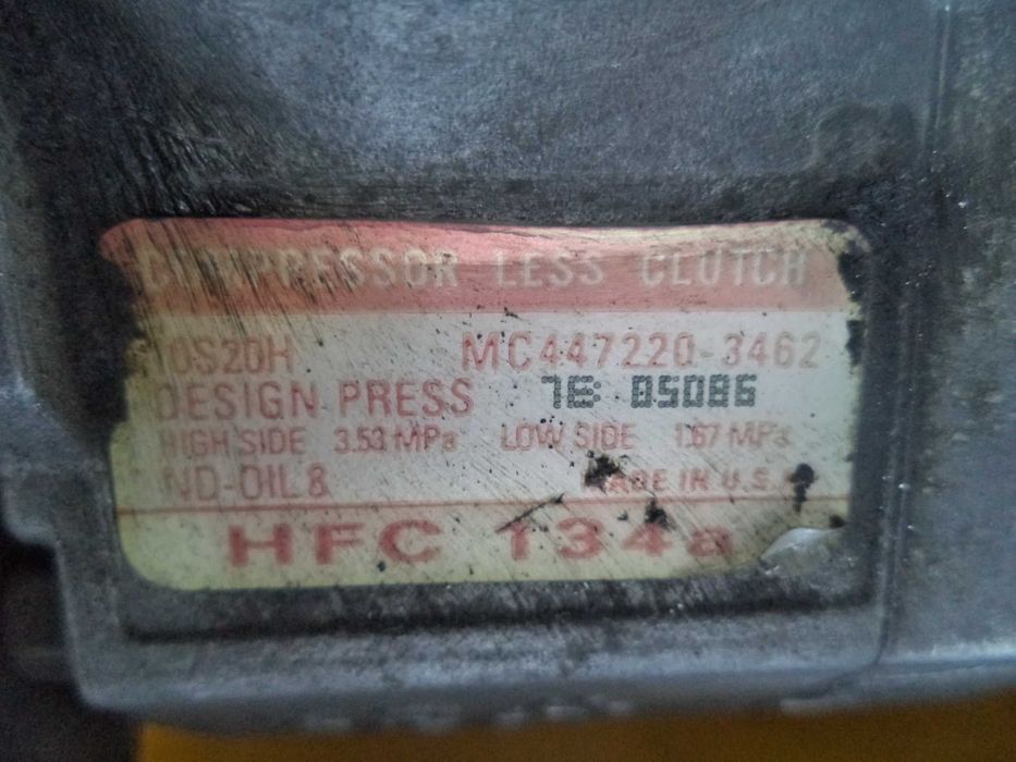 Компрессор кондиционера Chrysler Voyager 4 Dodge Caravan (3,3-3,8)