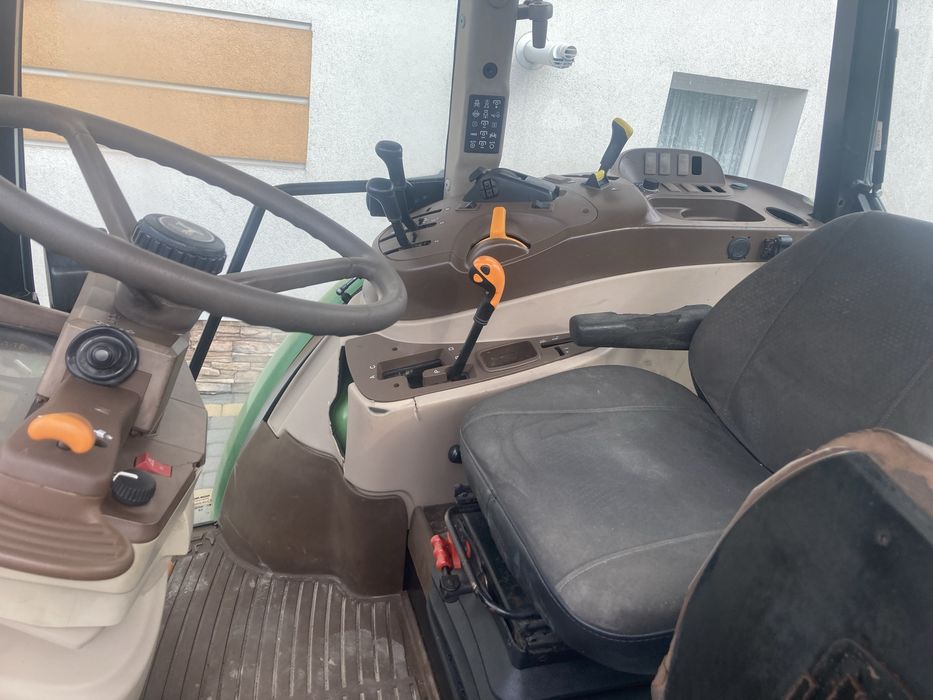 John Deere 5720. Power. Quad