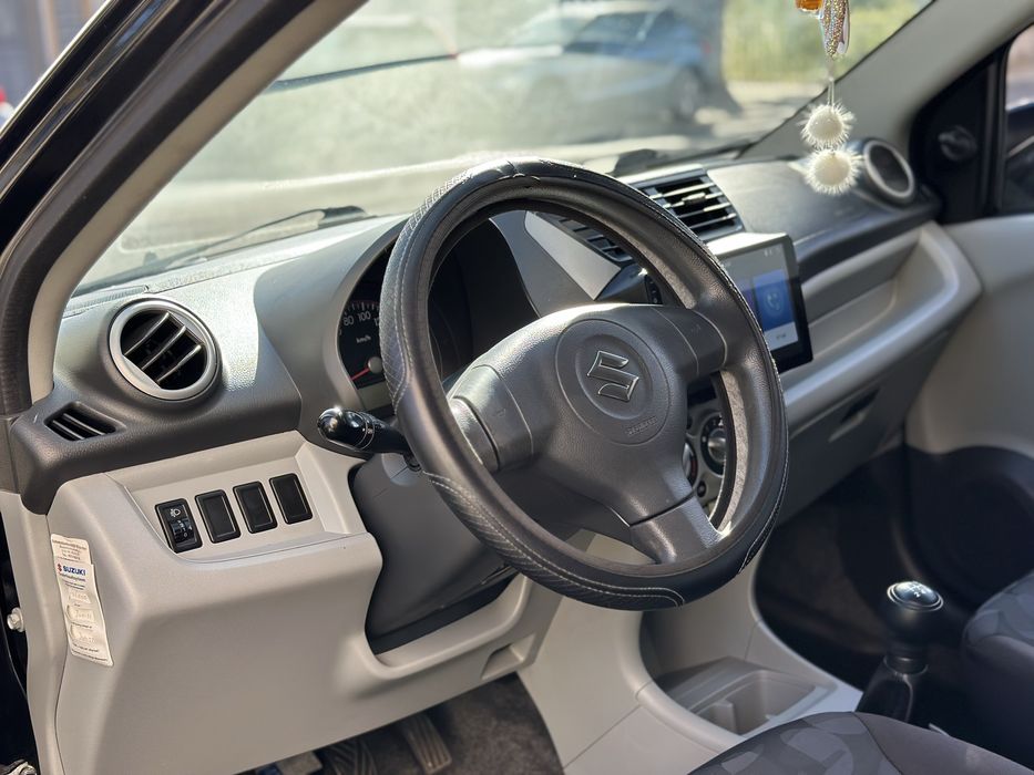 Suzuki Alto 1.0 com 160 kms 5 portas !