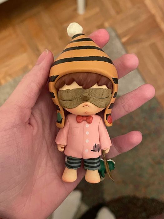 Hirono Daydreaming Echo (один з упаковкою, інший ні)