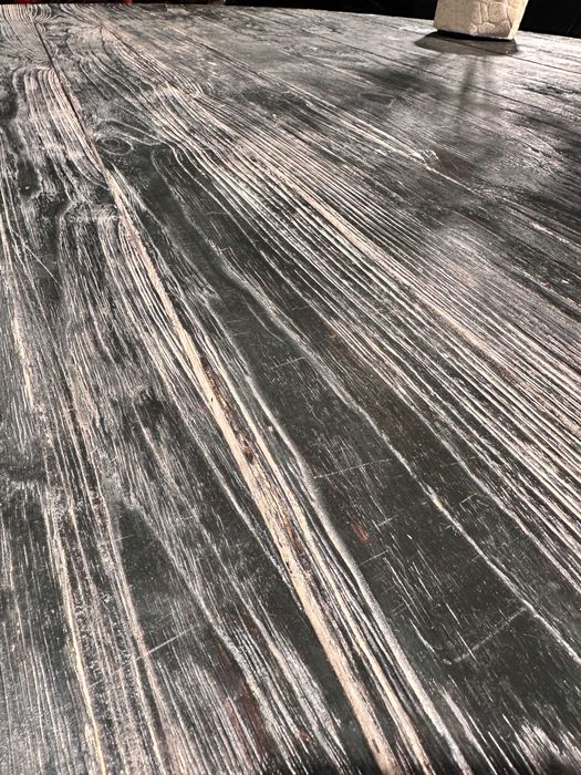 Mesa redonda com cadeiras — 250€